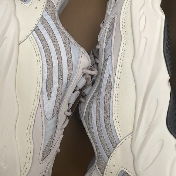 kids yeezy 700